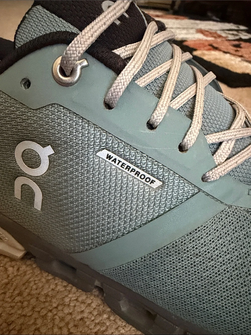 Excellent used condition- Womens 9.5 On cloud Cloudflyer Shoes- Waterproof